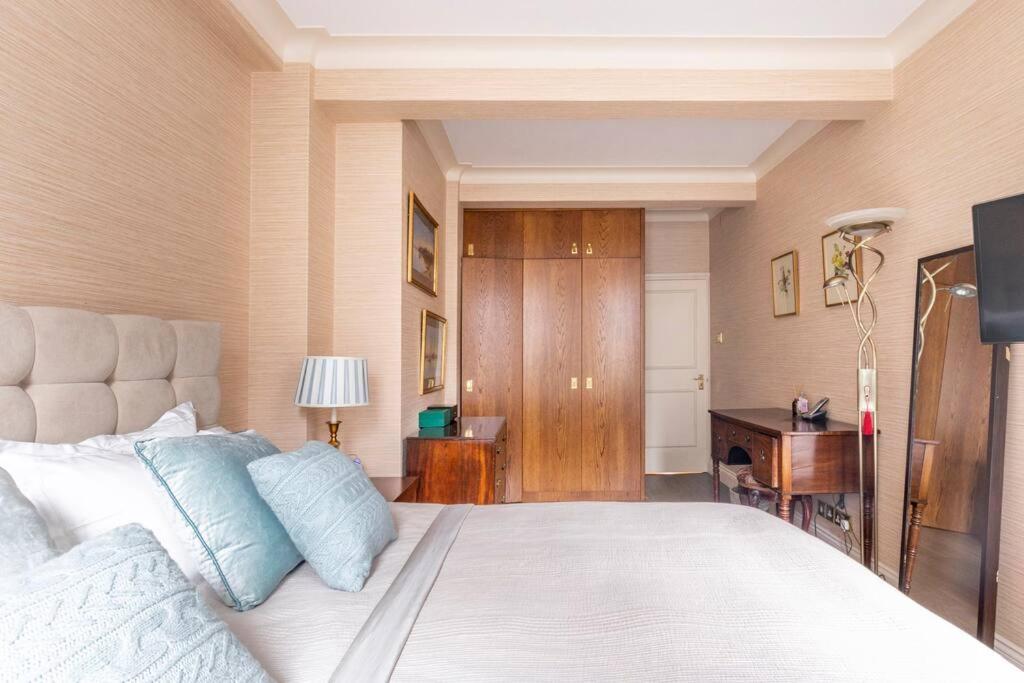 Luxurious Warm Of 70m2 On Sloane Street