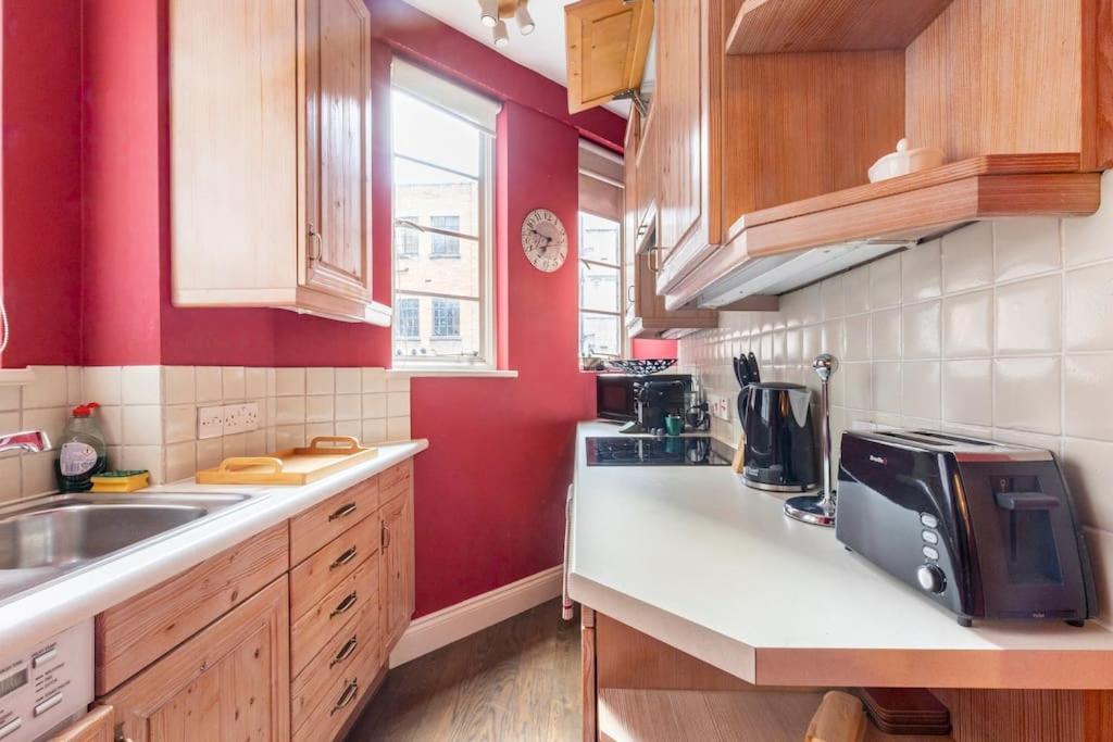 Luxurious Warm Of 70m2 On Sloane Street * Londra
